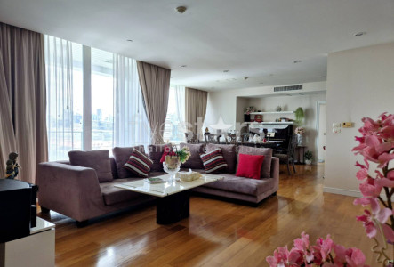 4-bedroom condo for sale close to MRT Samyan 
