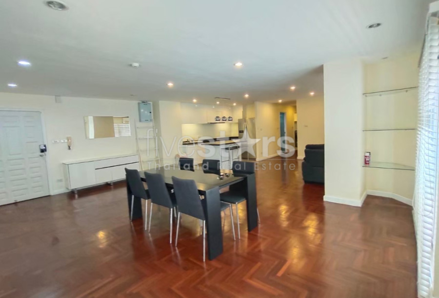 2-bedroom pet-friendly condo for rent in the heart of city on Silom road