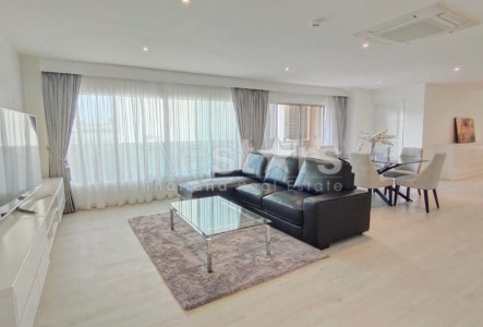2-bedroom spacious condo for sale close to Sala Daeng BTS Stations