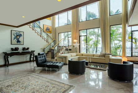 4 bedroom duplex for rent on Sathorn