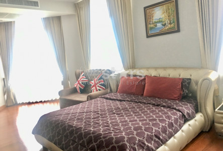 5-bedroom Penthouse for sale on Huai Khwang