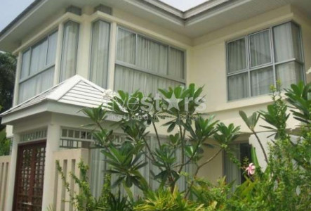 nice 3 bedrooms house  in private compound