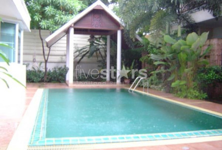 nice house in compound with private pool in Sathorn/Yenakard