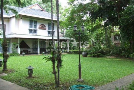 in Bangkok, colonial house in compound in Sathorn area