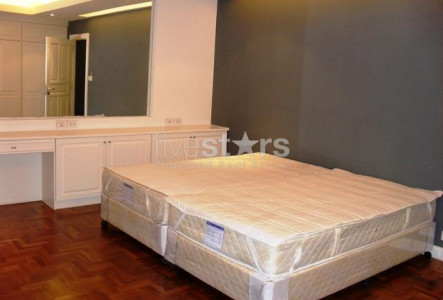 Pet friendly 3 bedroom apartment for rent close to Big C shopping center Rama 4