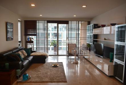 3 bedroom pet friendly for rent on Phra Khanong