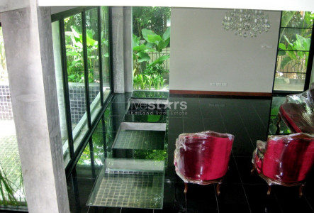 3 bedroom modern house for rent close to BTS Thonglor
