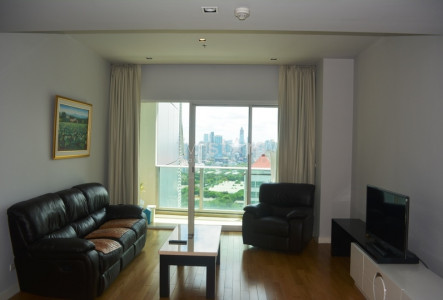 2-bedroom high floor condominium close to BTS Asoke