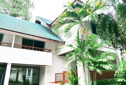 Bangkok-Sukhumvit-4 bedrooms-rent