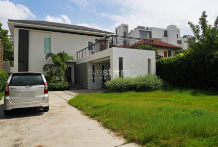 Single House in big plot of land with private pool