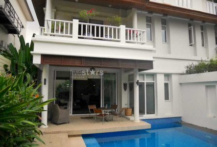 Lovely 4 bedrooms house with private pool in Prompong area